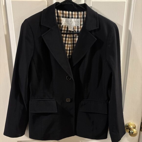 Doncaster Women's Black Blazer Suit Jacket ~ Size: 6P ~ EUC - Picture 1 of 4